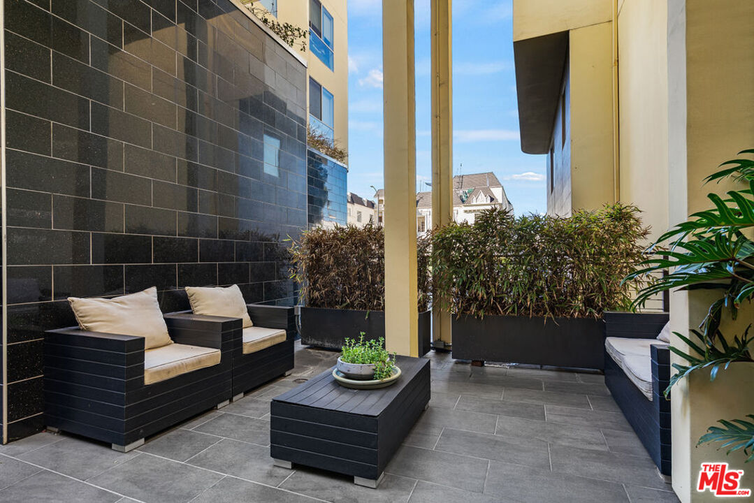 600 S Ridgeley Dr Unit: 101