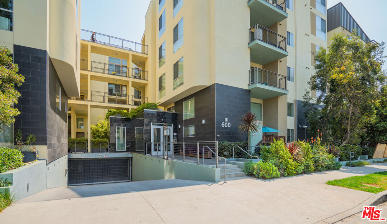 600 S Ridgeley Dr Unit: 101