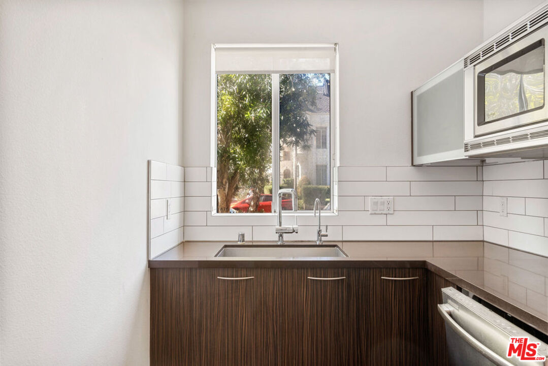 600 S Ridgeley Dr Unit: 101