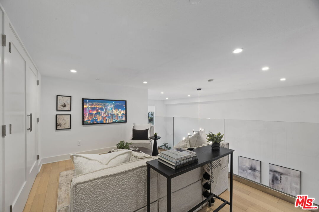 600 S Ridgeley Dr Unit: 110