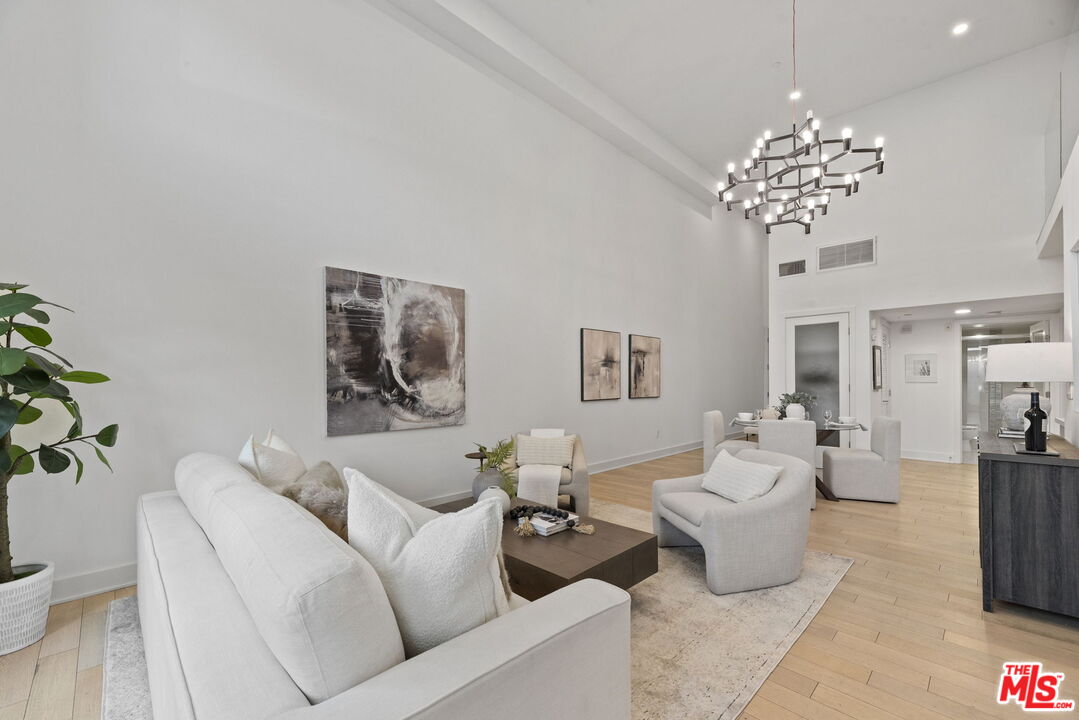 600 S Ridgeley Dr Unit: 110