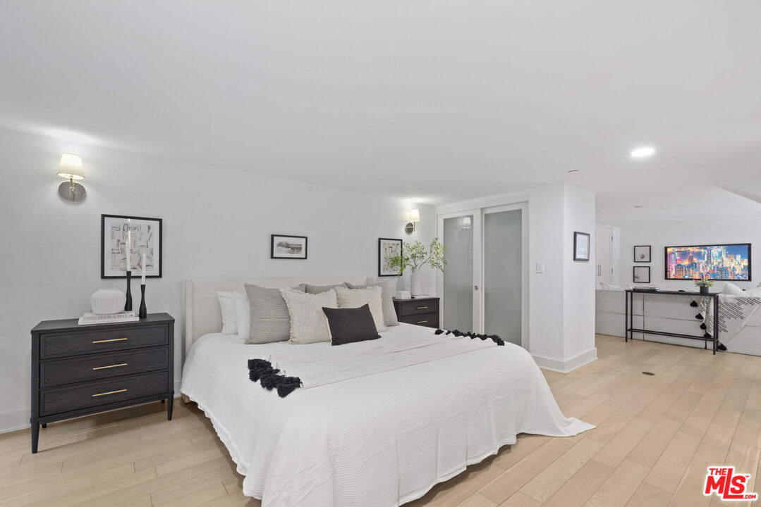 600 S Ridgeley Dr Unit: 110