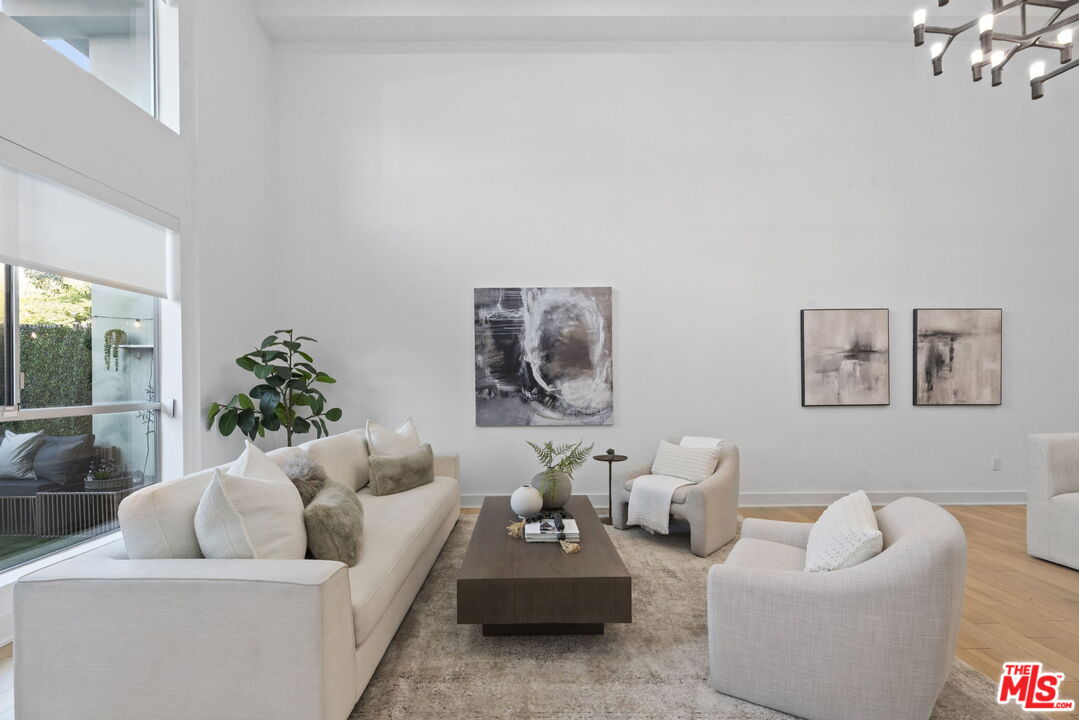 600 S Ridgeley Dr Unit: 110