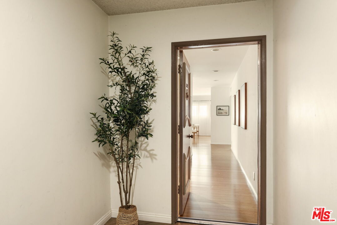 358 S Gramercy Pl Unit: 306