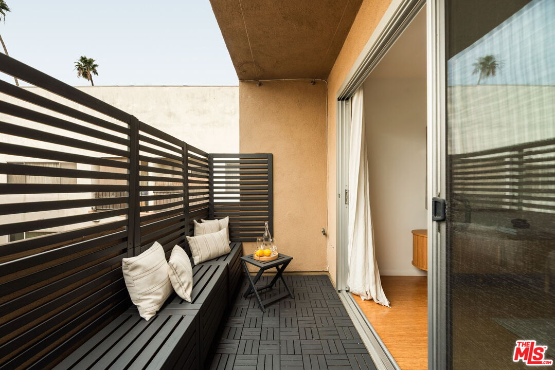 358 S Gramercy Pl Unit: 306