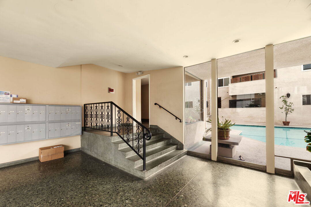 358 S Gramercy Pl Unit: 306