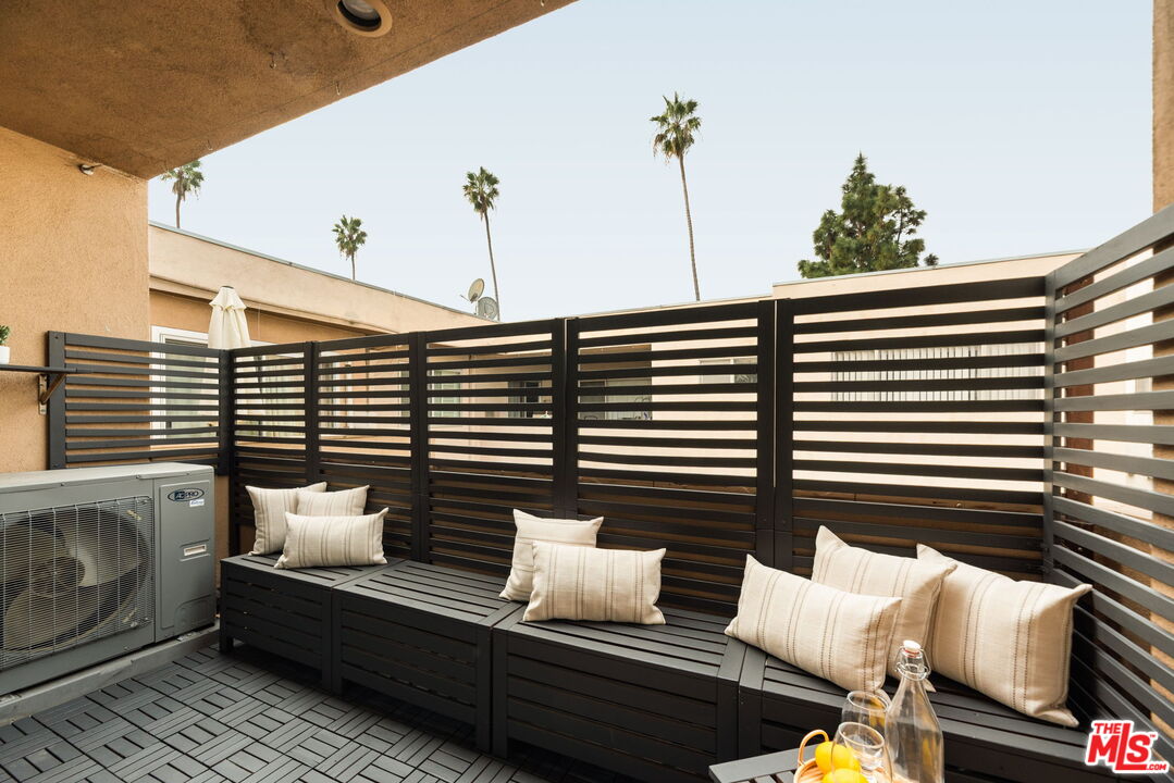 358 S Gramercy Pl Unit: 306