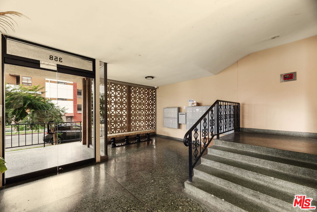 358 S Gramercy Pl Unit: 306