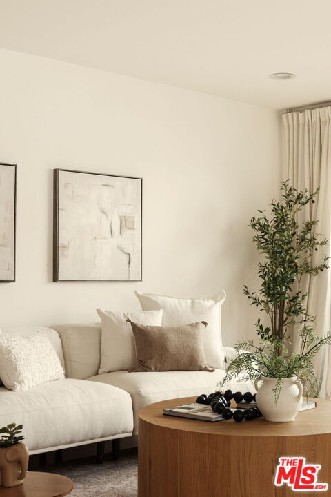 358 S Gramercy Pl Unit: 306