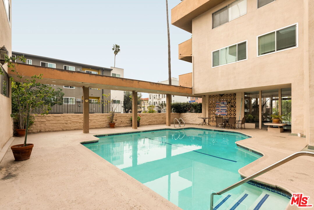 358 S Gramercy Pl Unit: 306