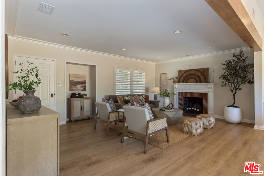 3544 Gardenia Ave