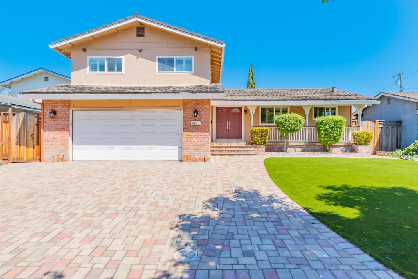 5844 Alcazar DR