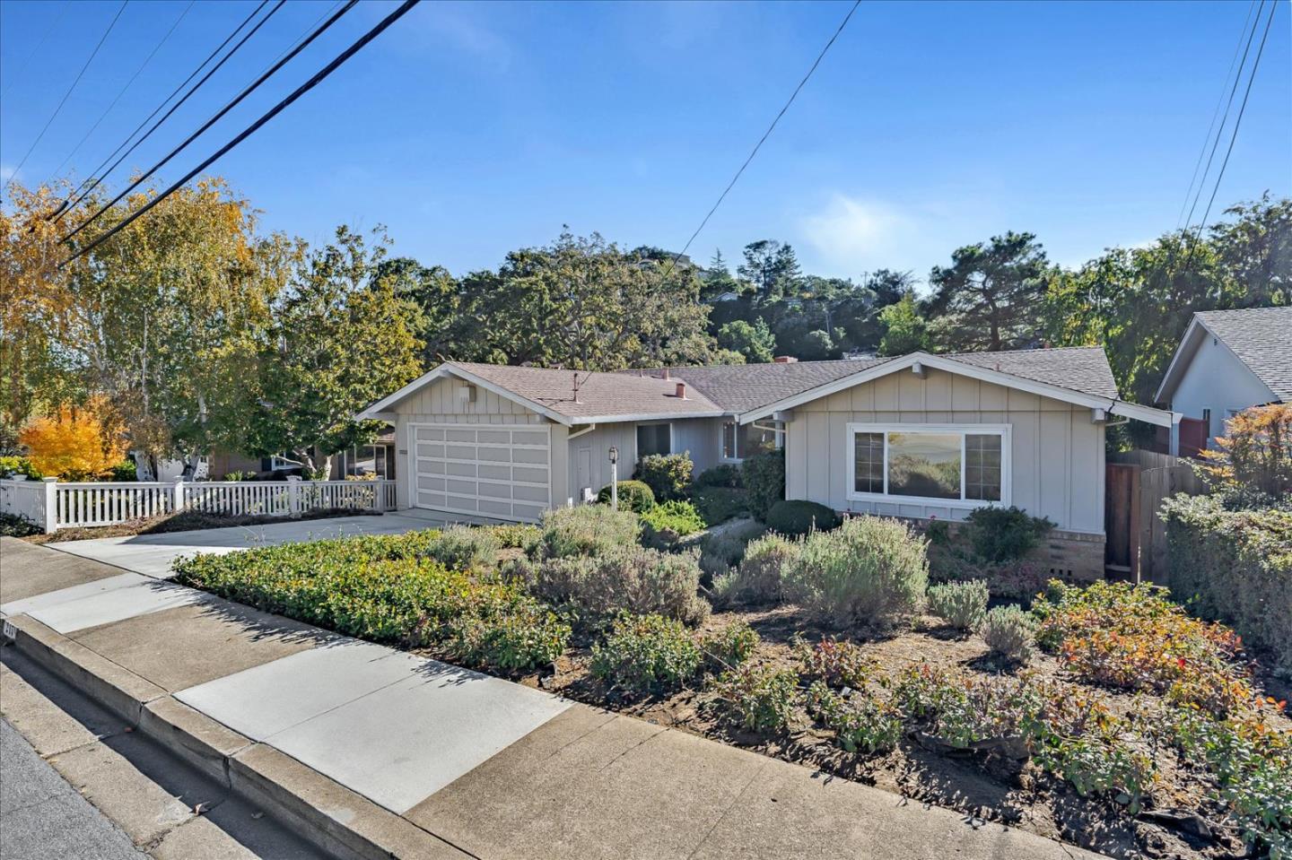 215 Devonshire BLVD