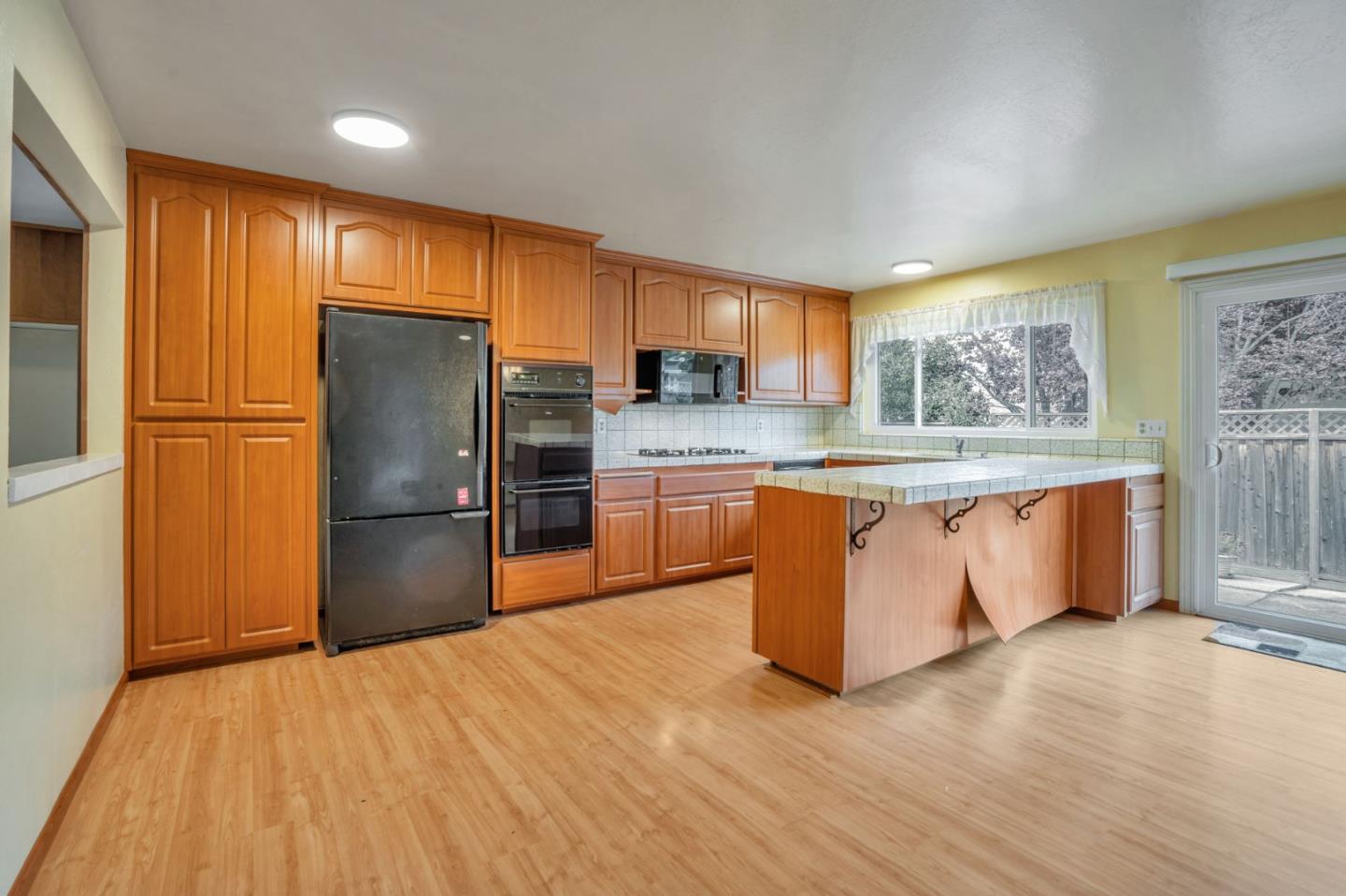 3706 Laurel WAY