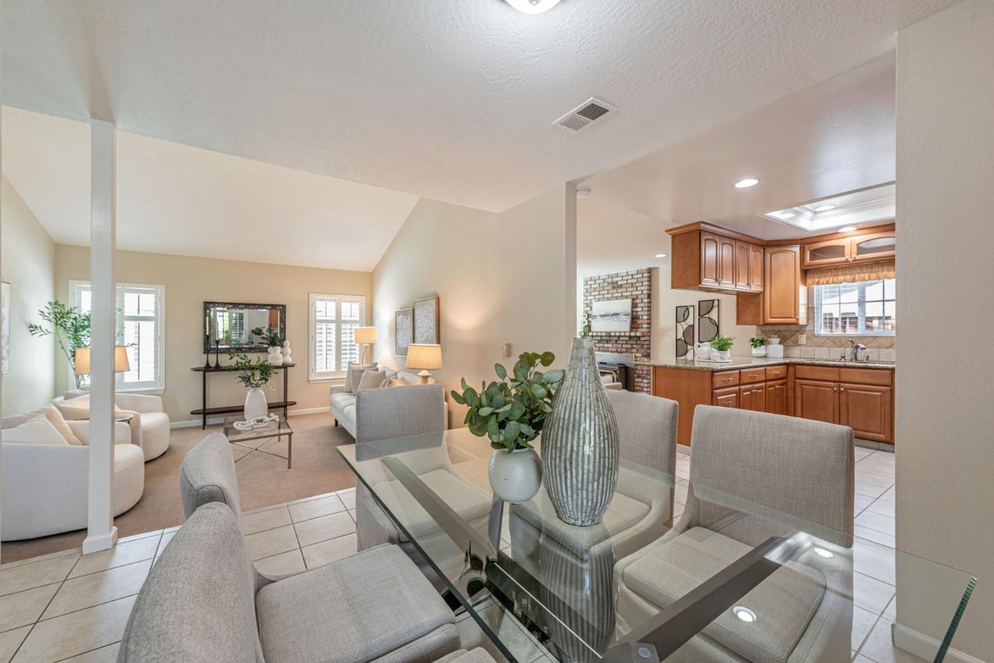 478 Northgate DR
