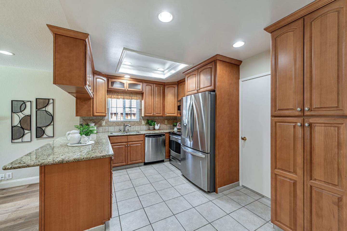 478 Northgate DR