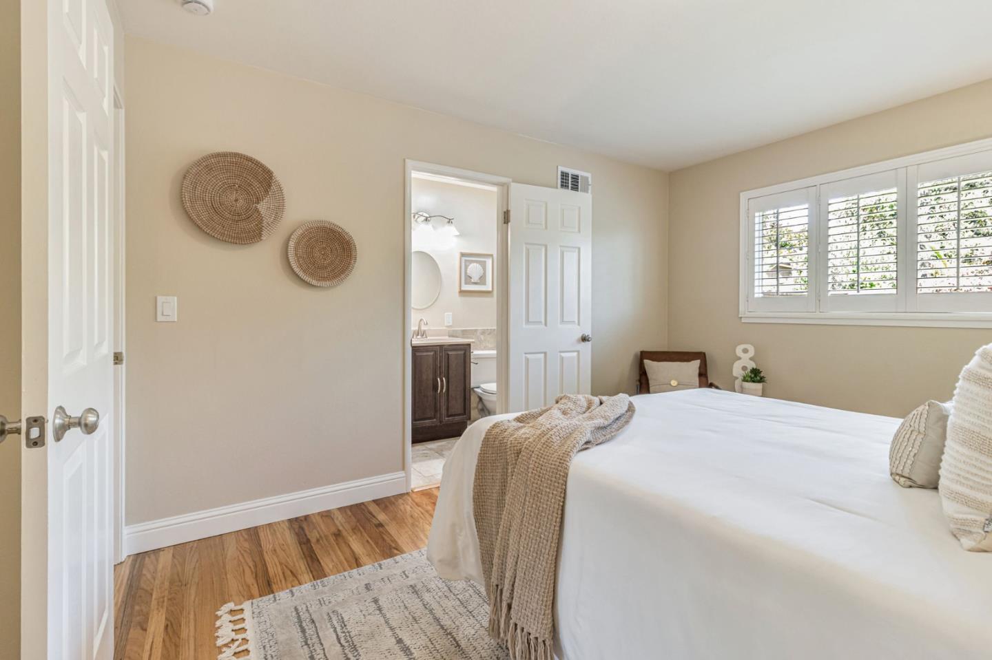 24836 Woodacre Avenue