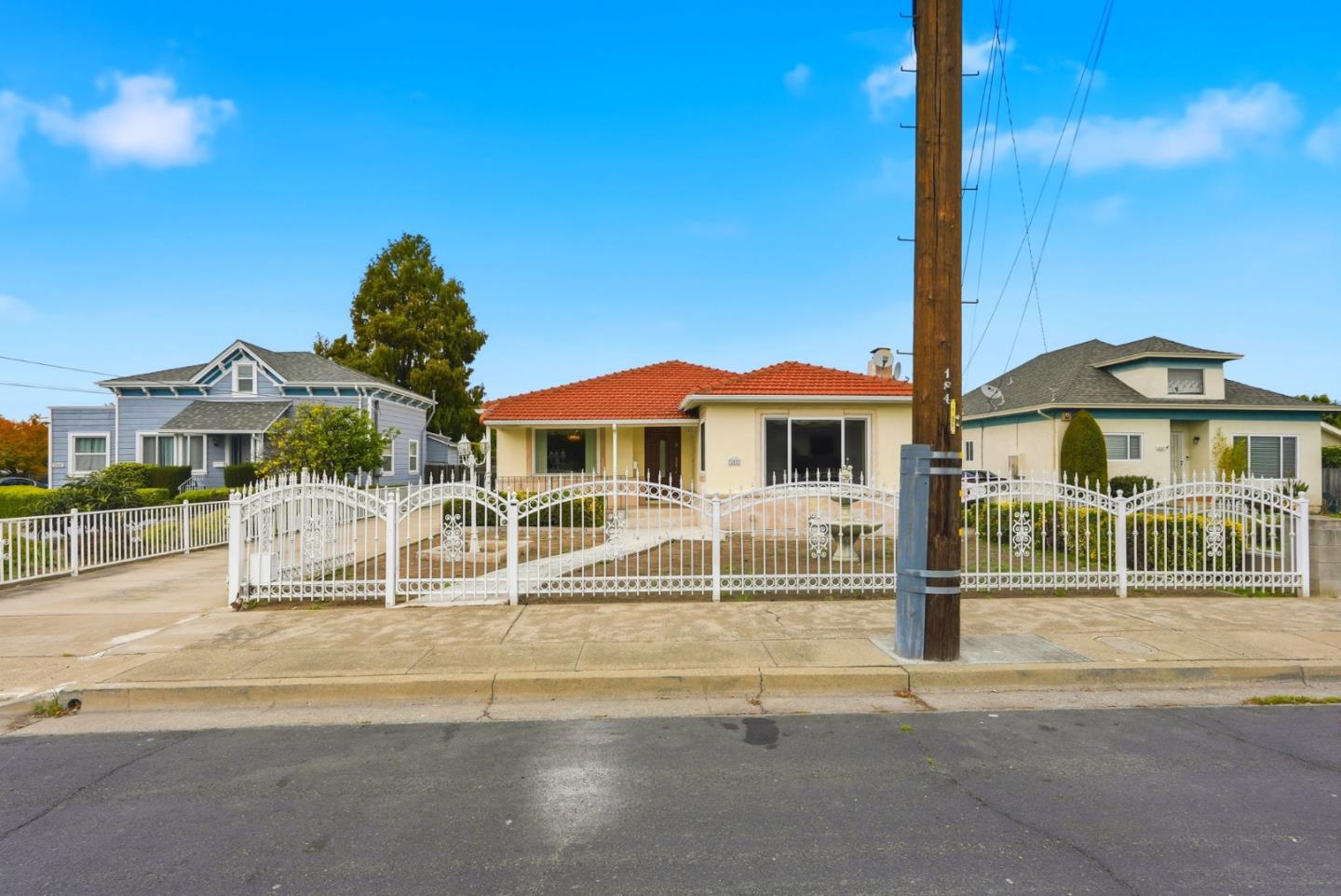 418 Sybil Avenue