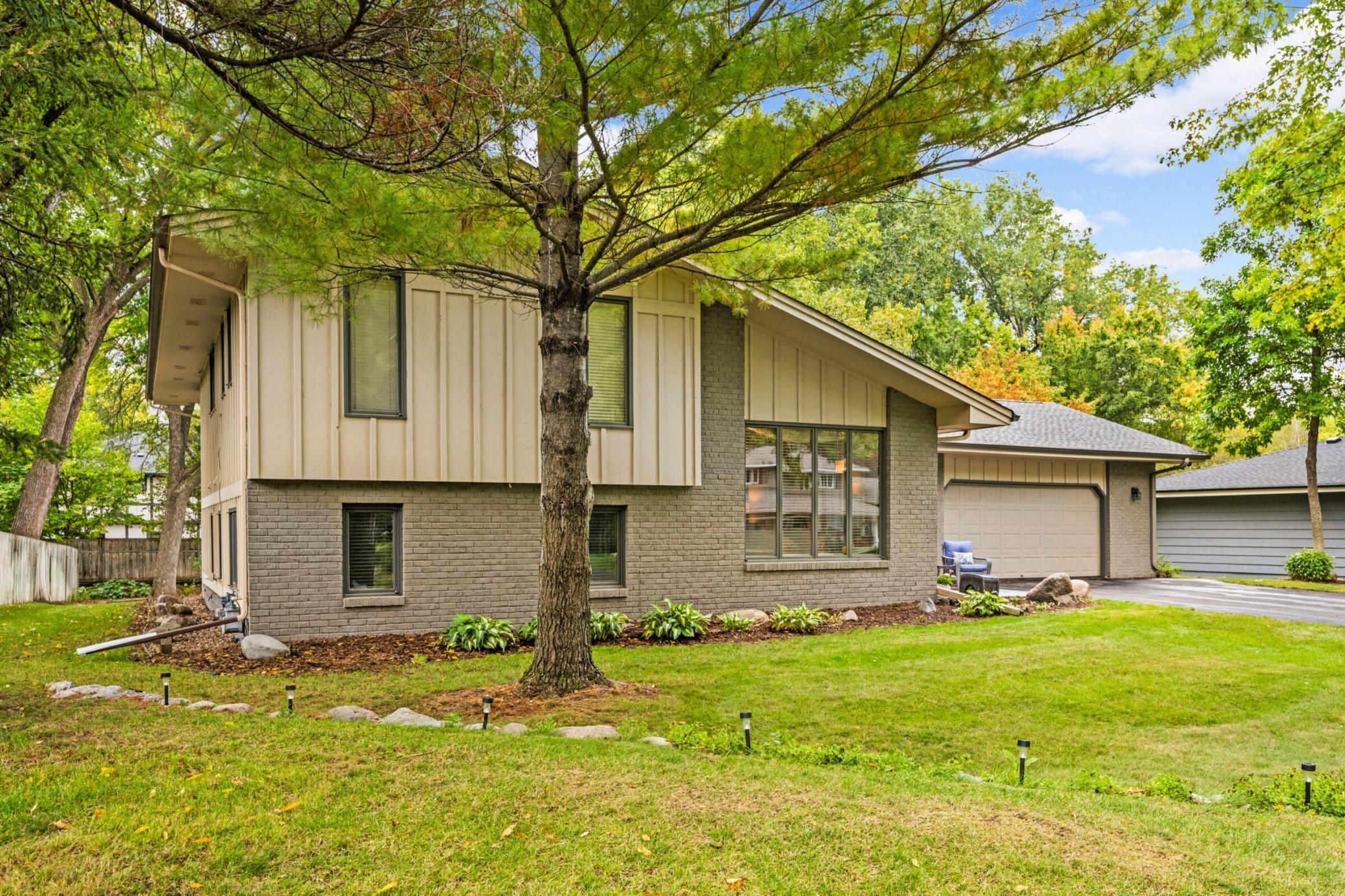 6015 View Lane