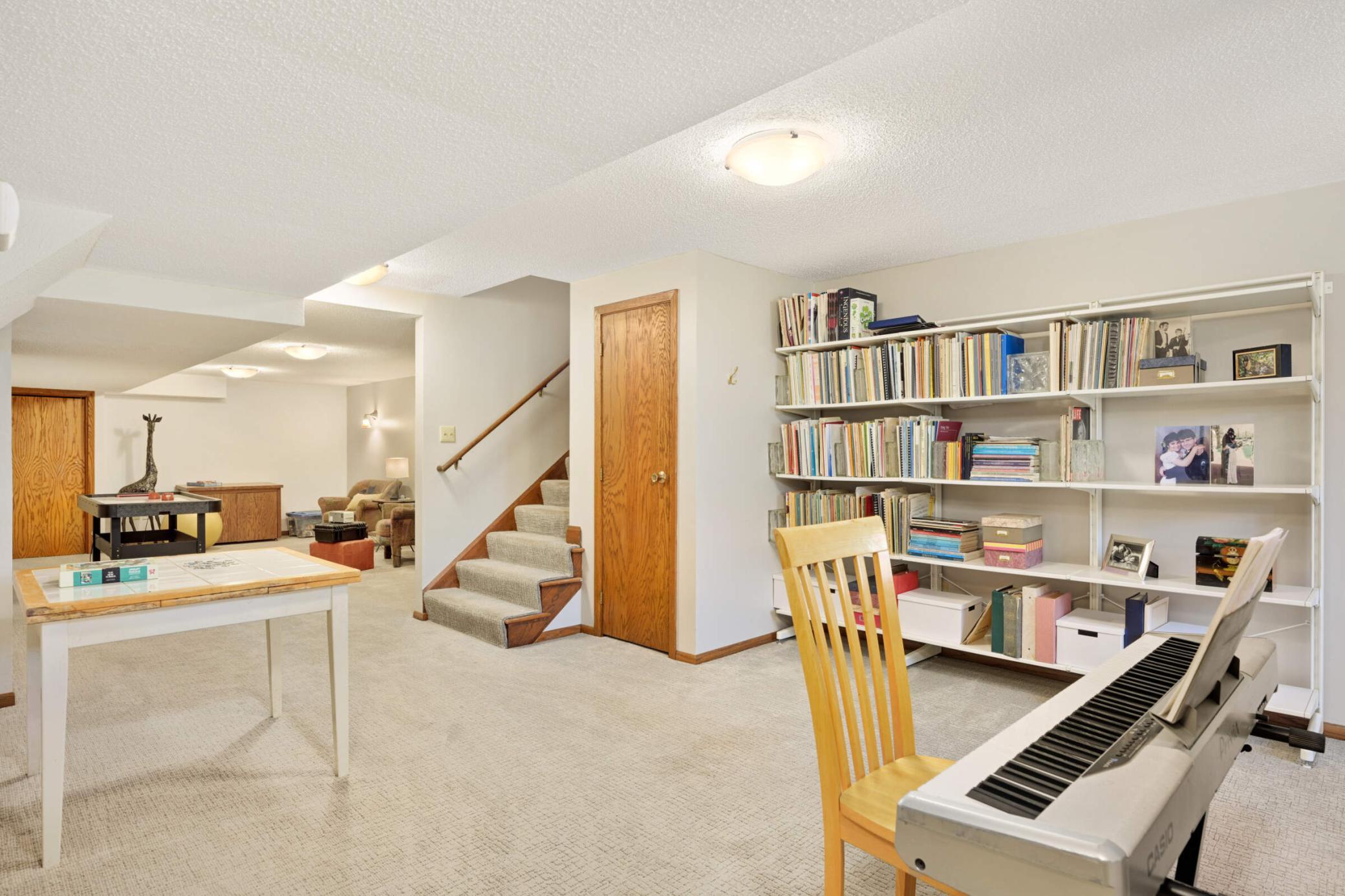 6015 View Lane