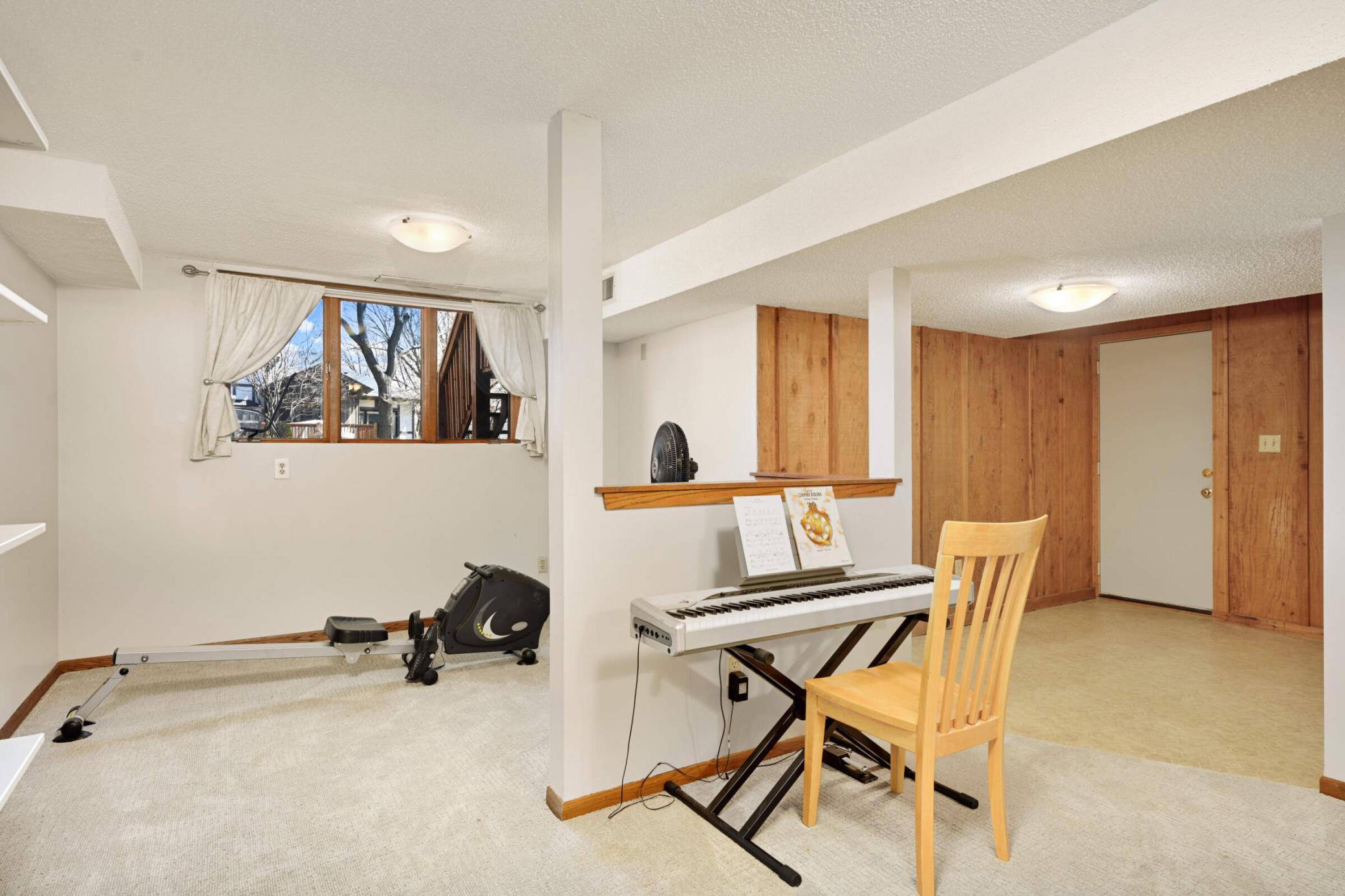 6015 View Lane