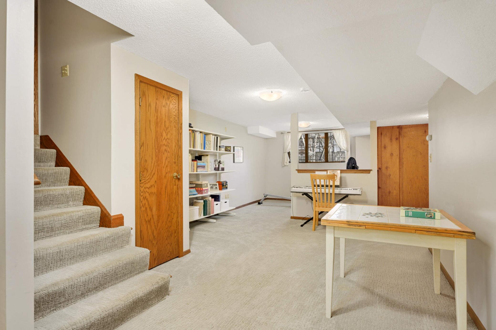 6015 View Lane