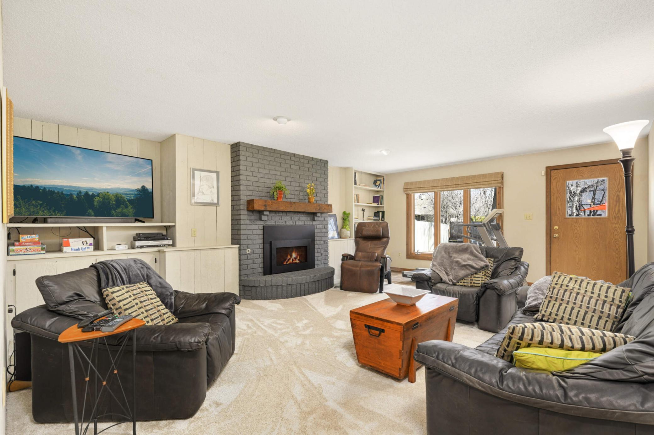 6015 View Lane
