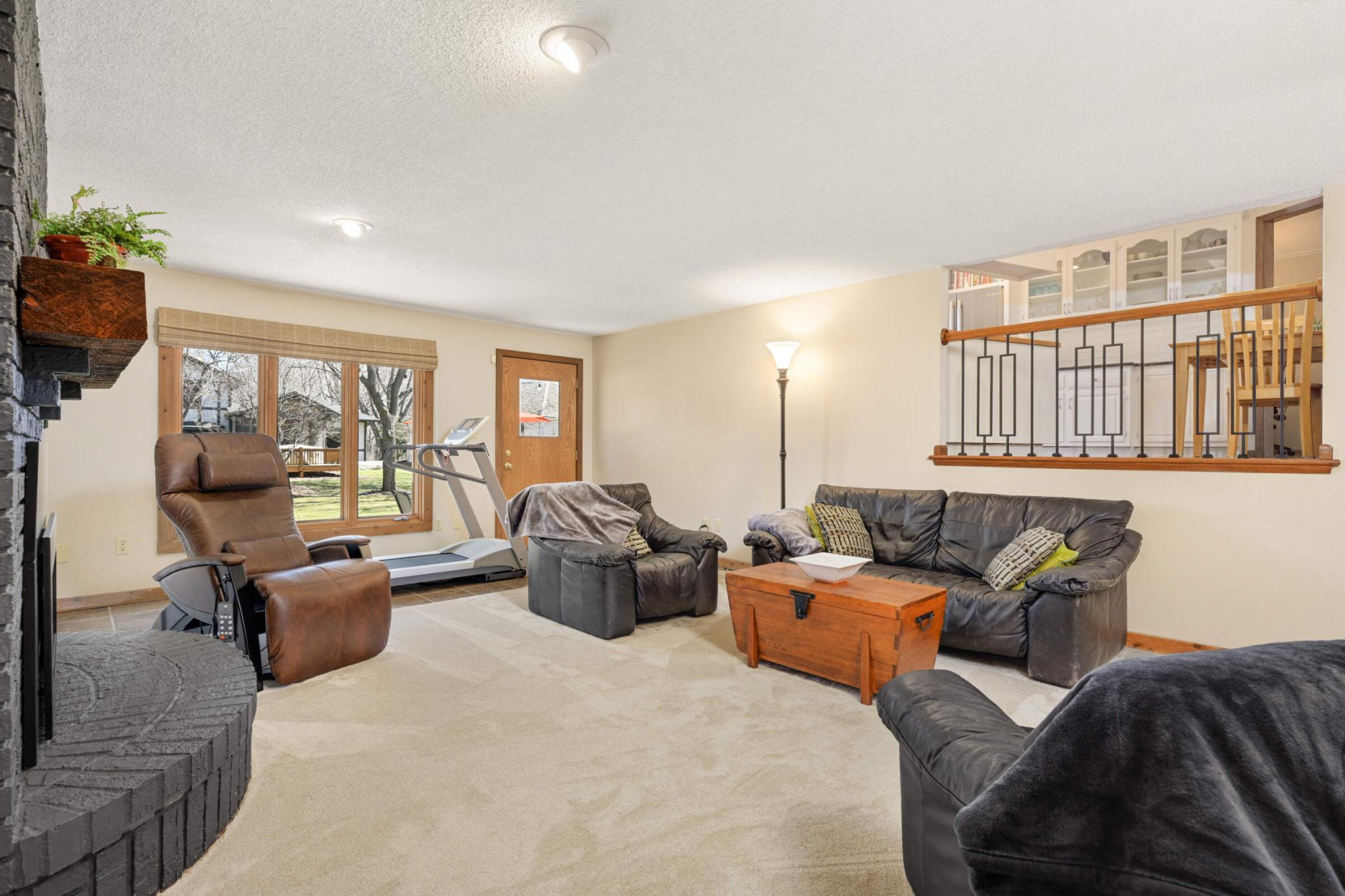 6015 View Lane