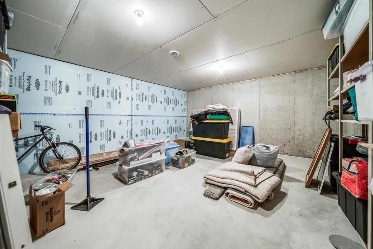 16385 Glory Lane