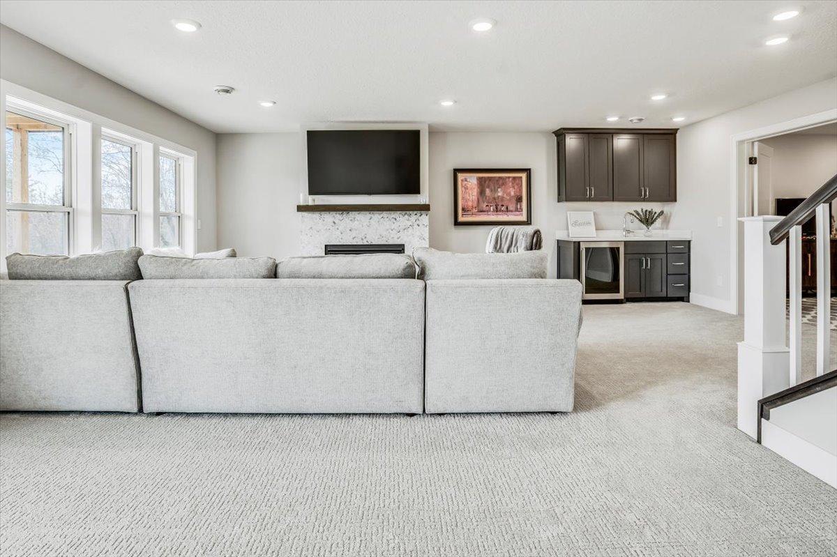 16385 Glory Lane