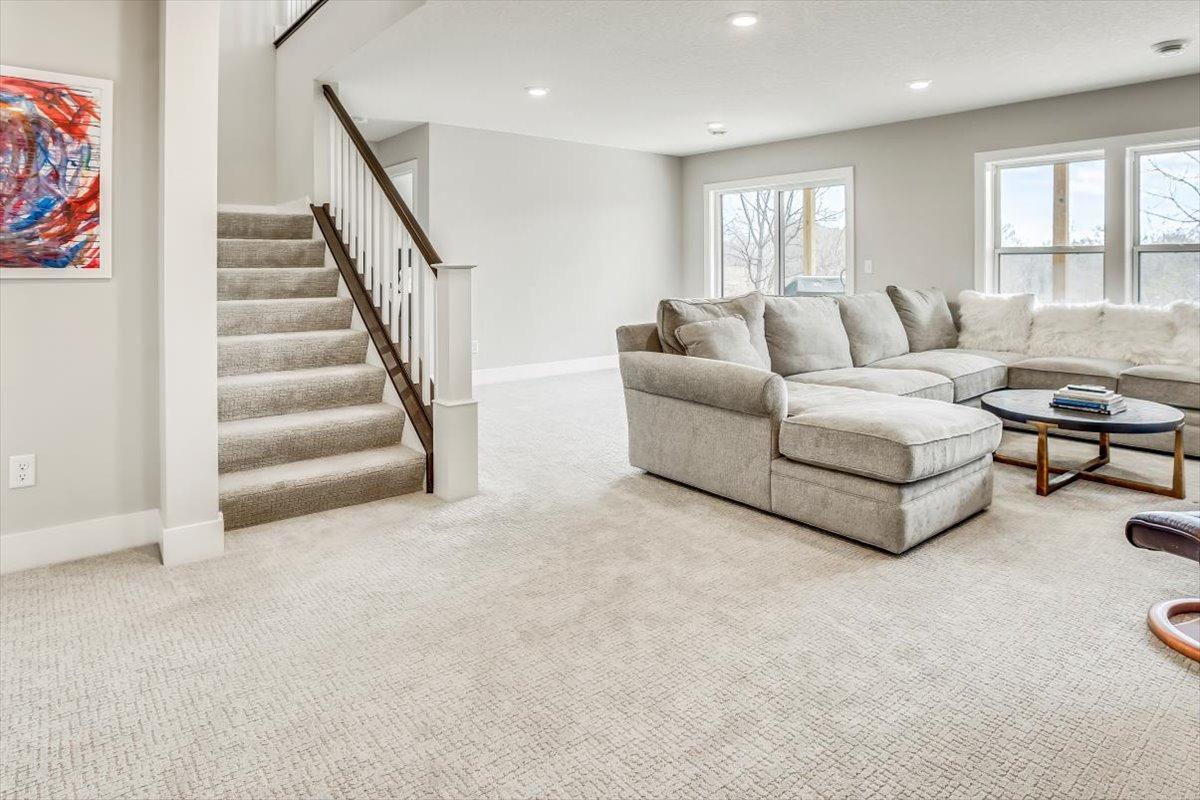 16385 Glory Lane