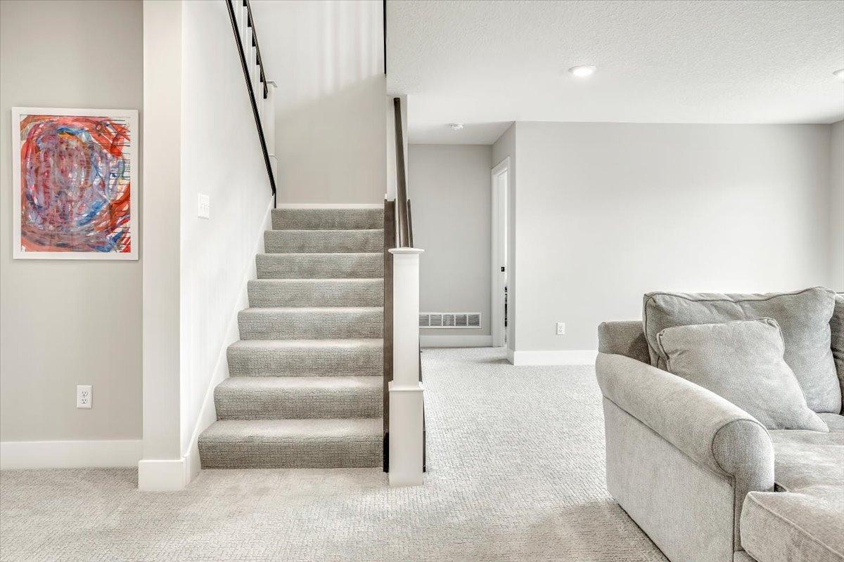 16385 Glory Lane