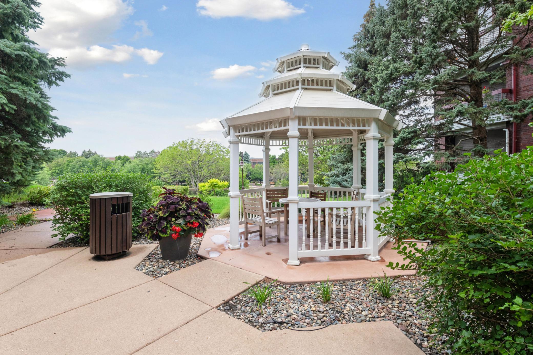 7520 Edinborough Way Unit: 2312