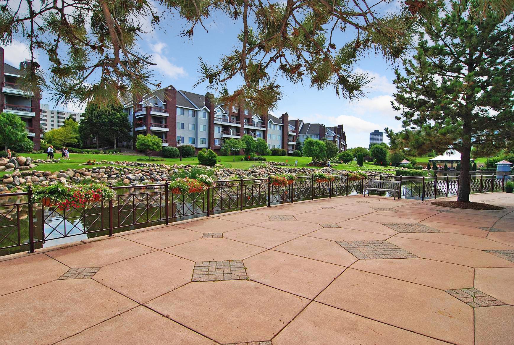 7520 Edinborough Way Unit: 2312