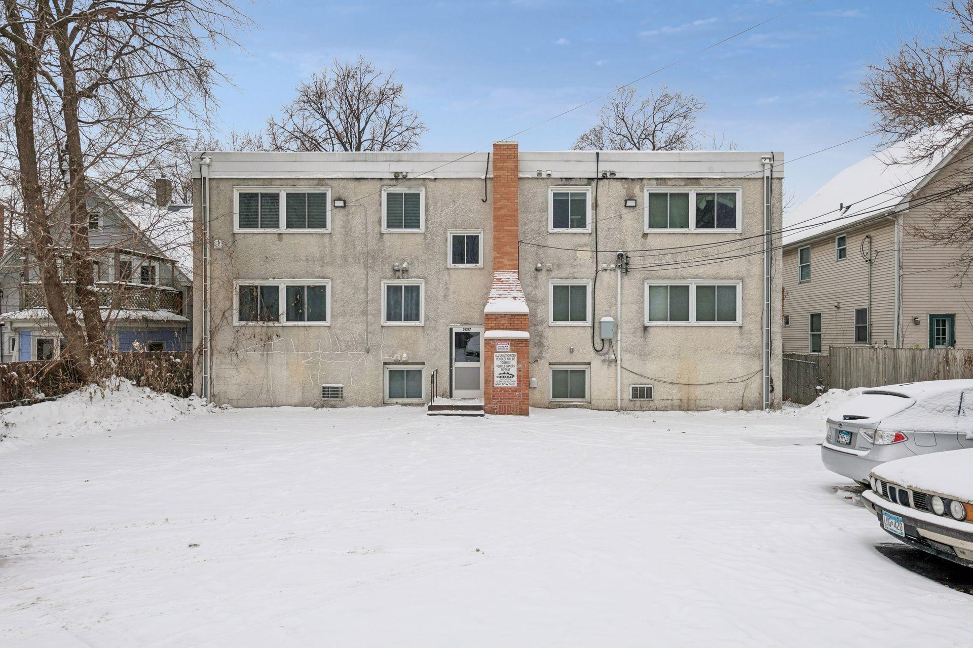 3237 15th Avenue S Unit: 21