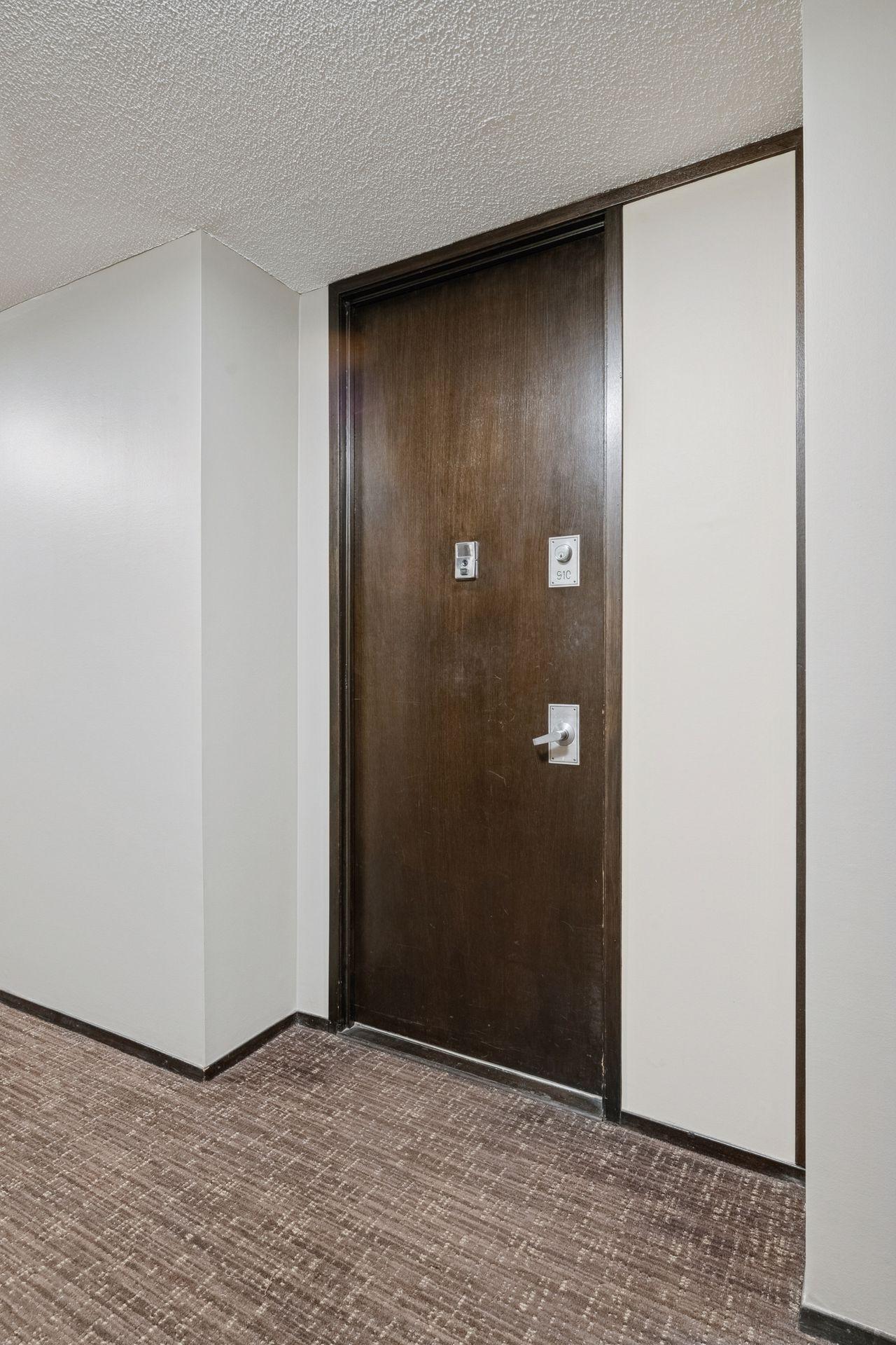 400 Groveland Avenue Unit: 910