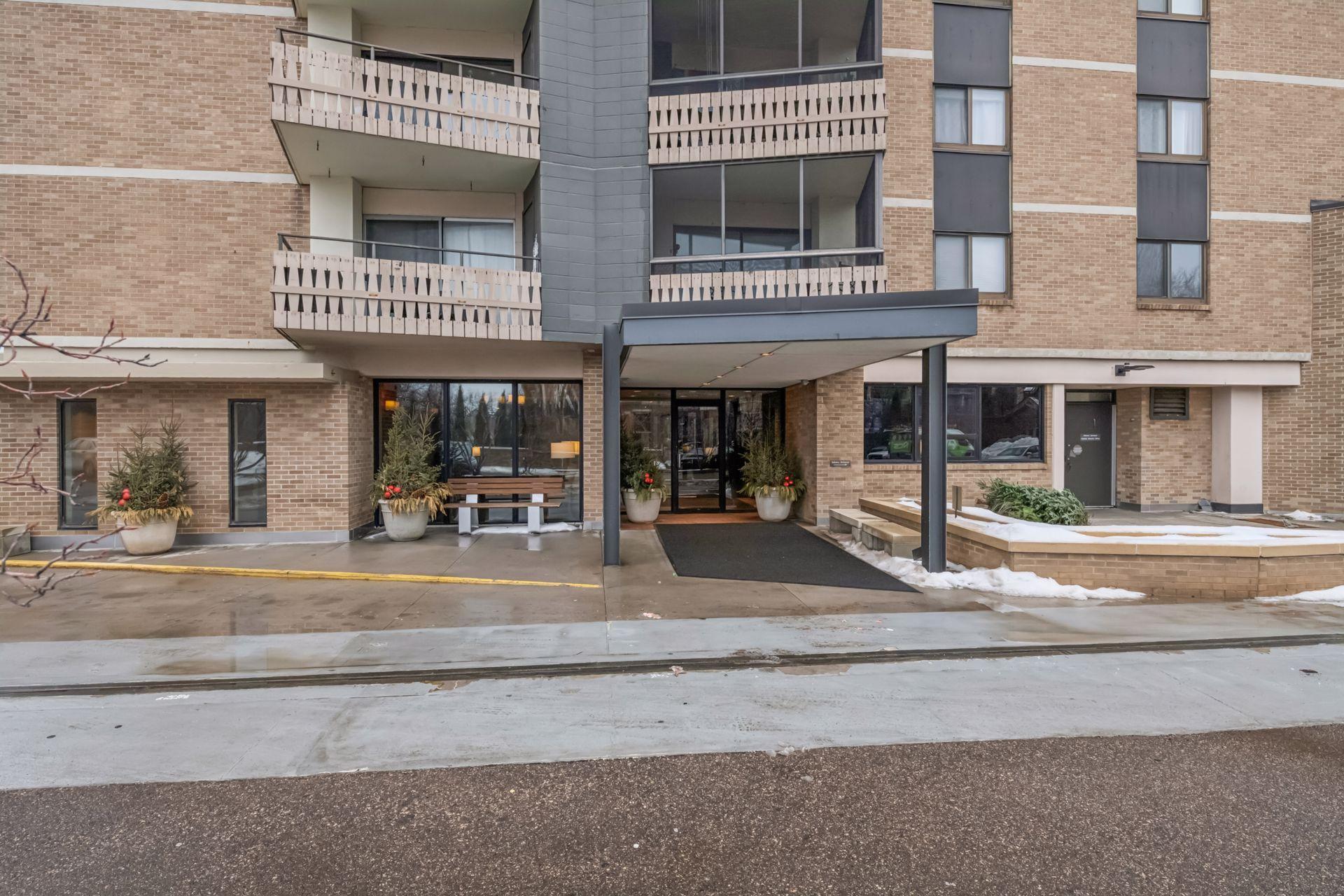 400 Groveland Avenue Unit: 910