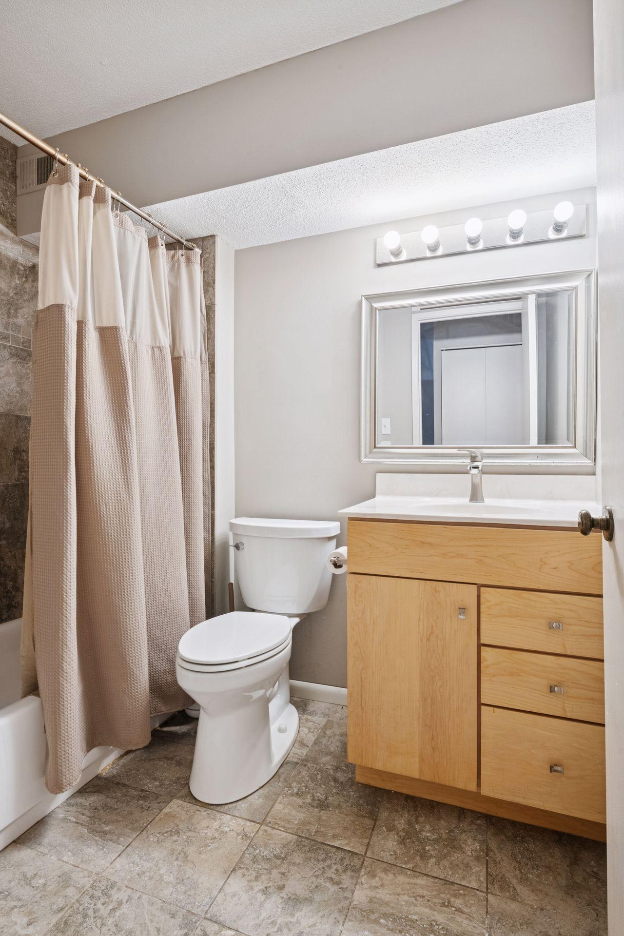 400 Groveland Avenue Unit: 910