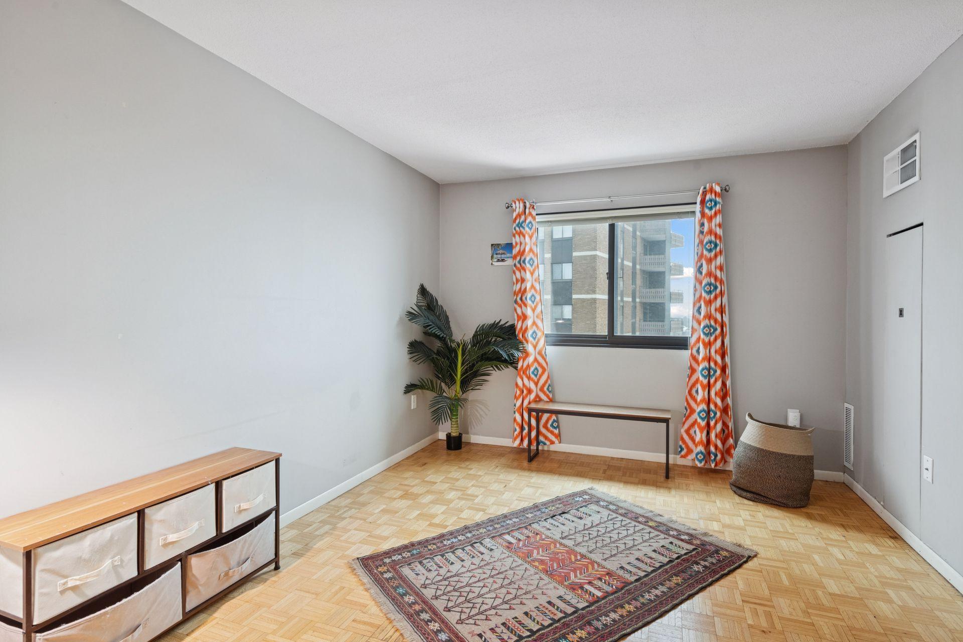 400 Groveland Avenue Unit: 910