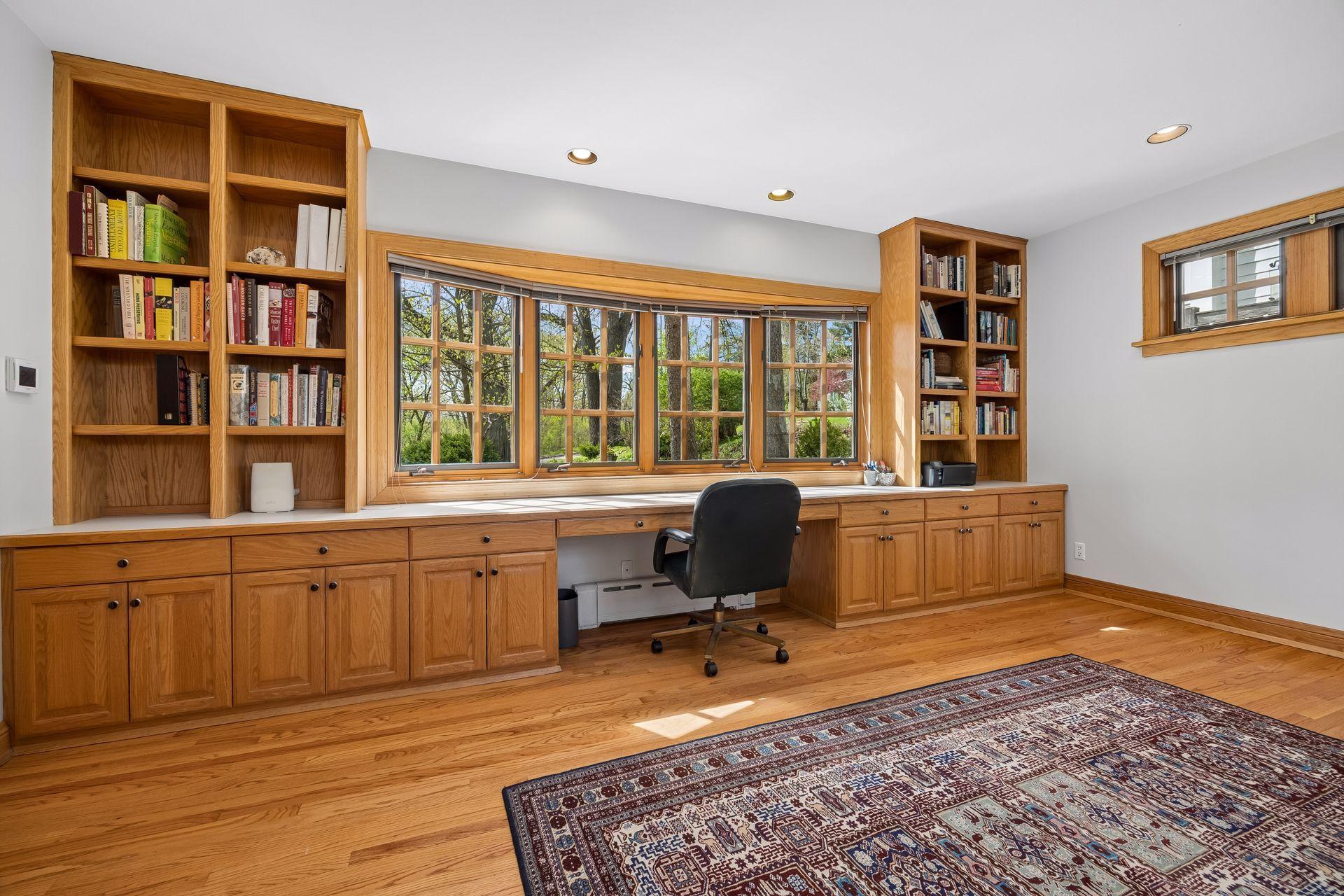 306 W Minnehaha Parkway