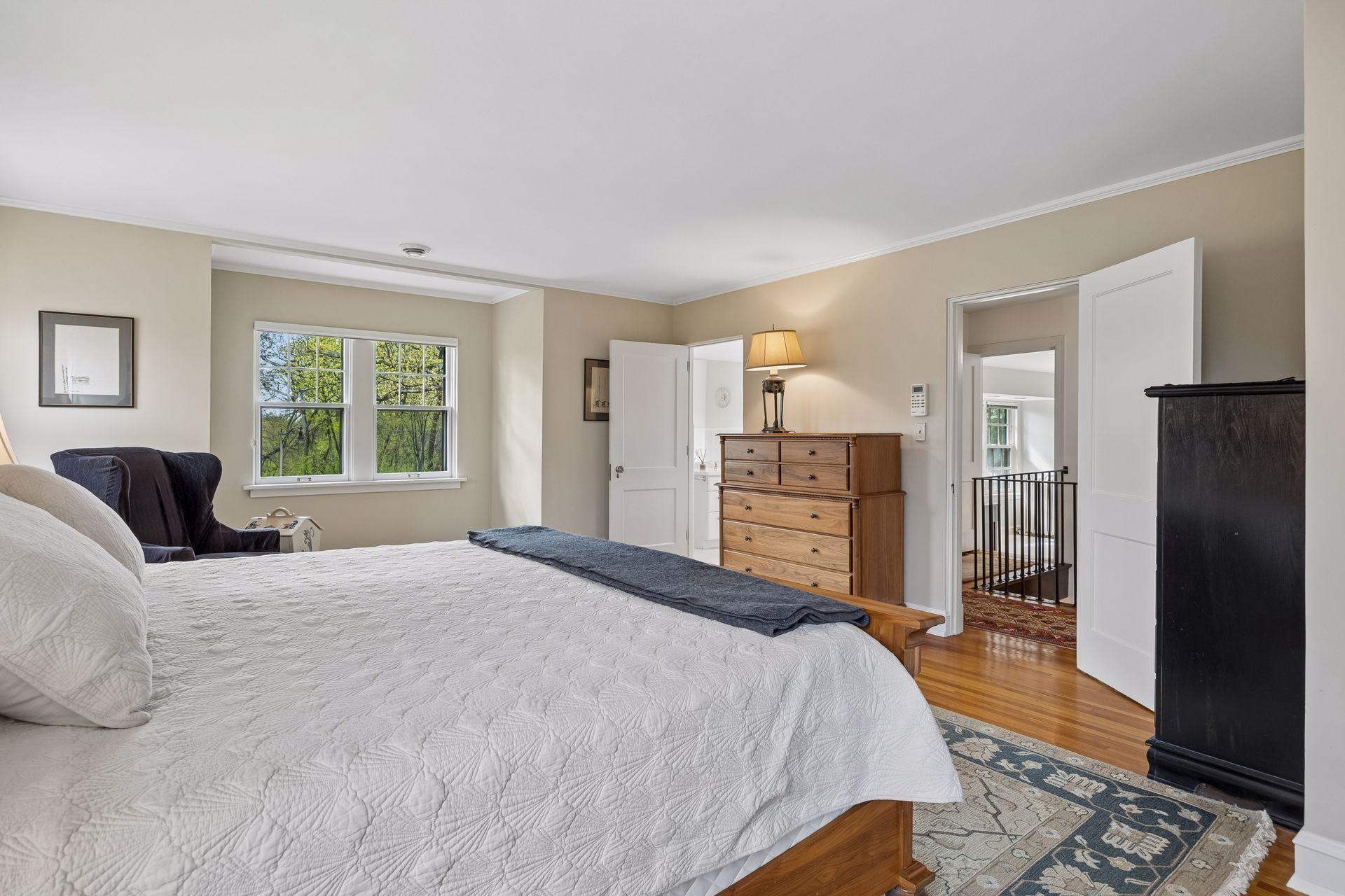 306 W Minnehaha Parkway