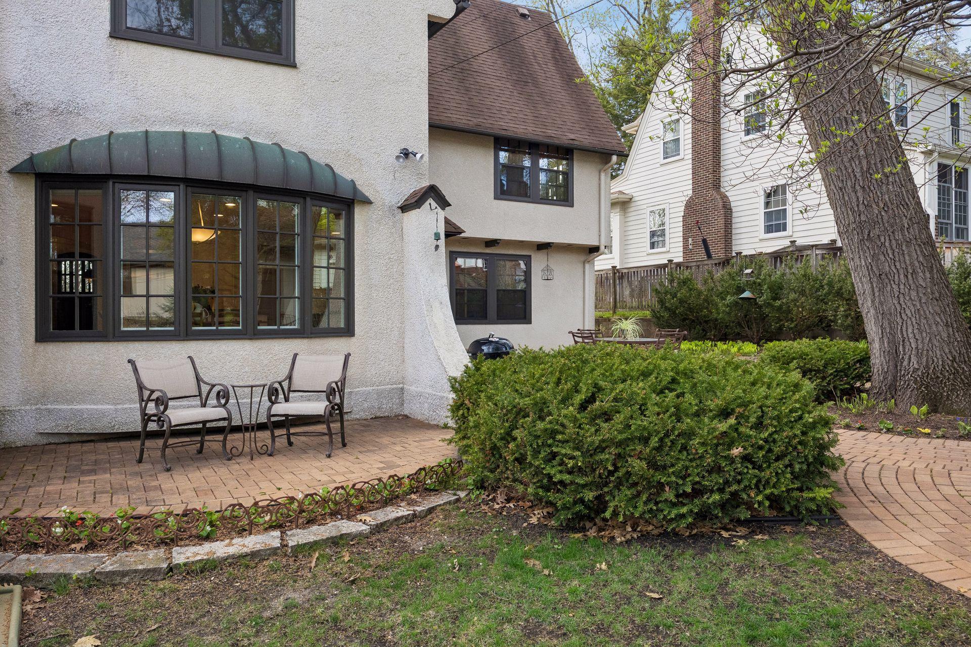 306 W Minnehaha Parkway