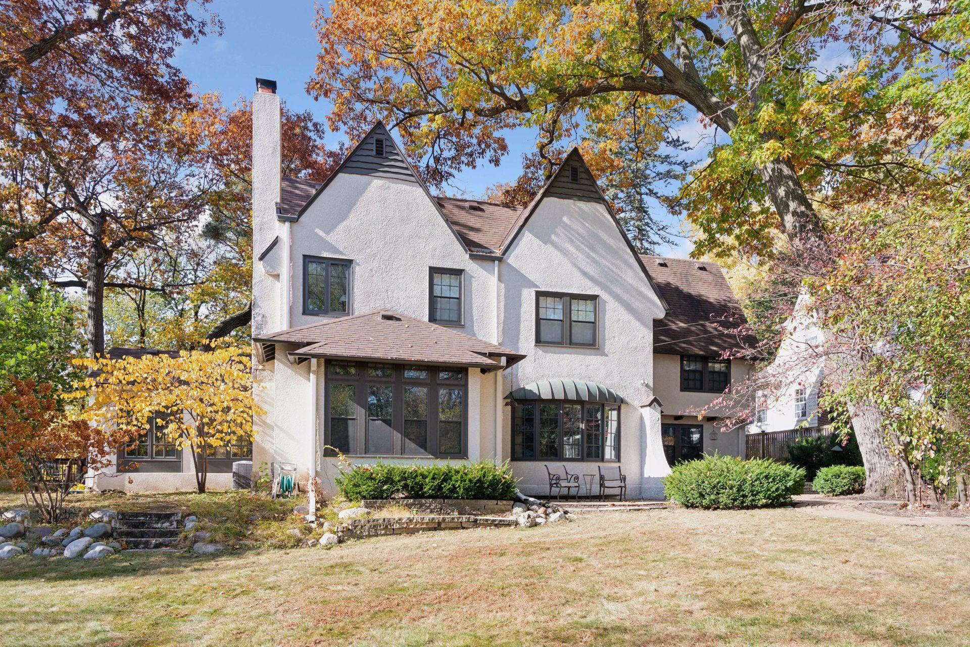 306 W Minnehaha Parkway