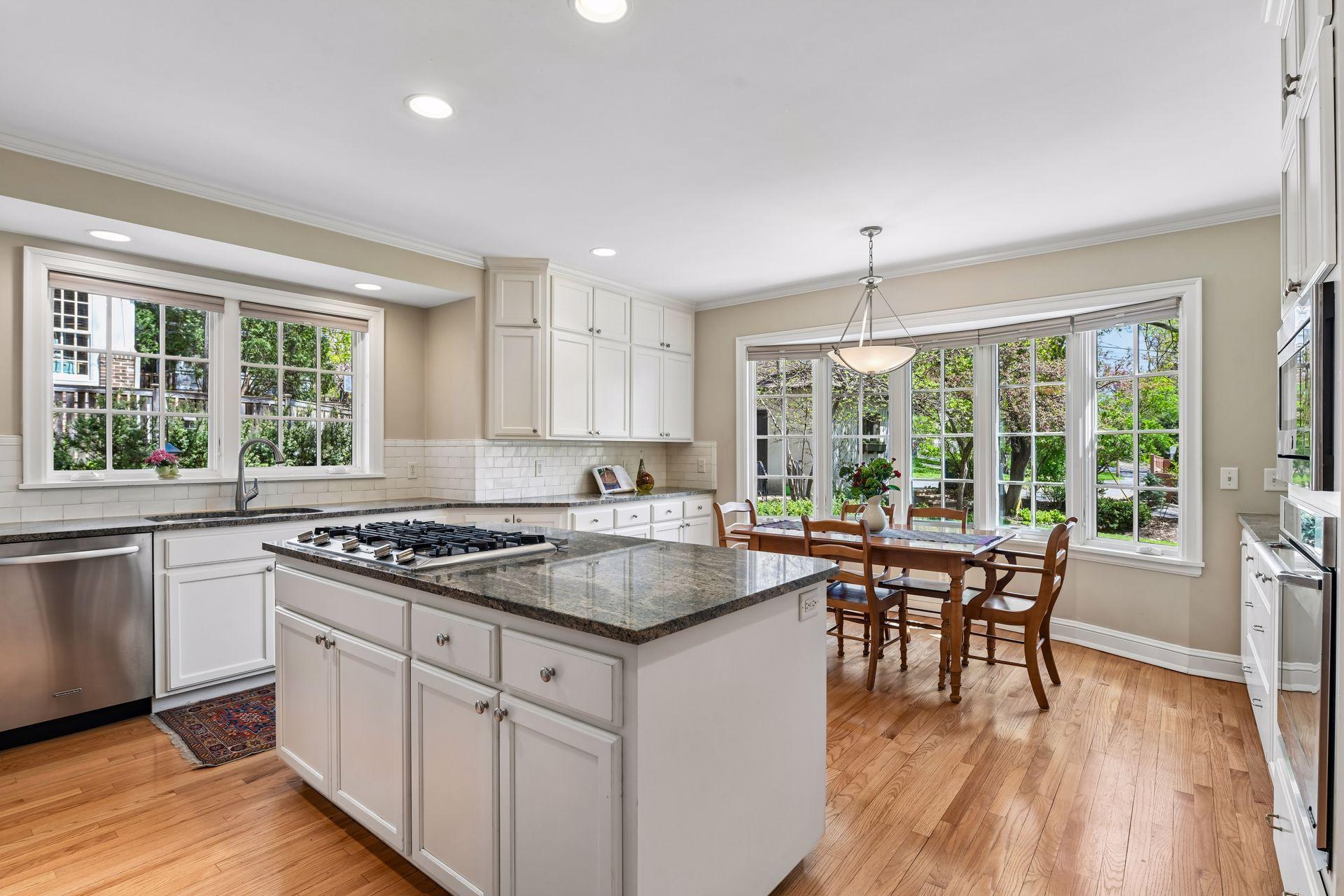 306 W Minnehaha Parkway
