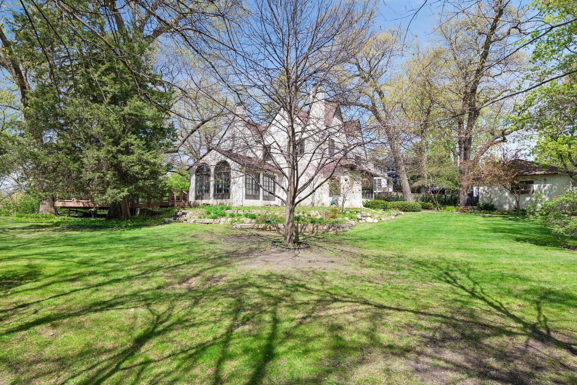 306 W Minnehaha Parkway