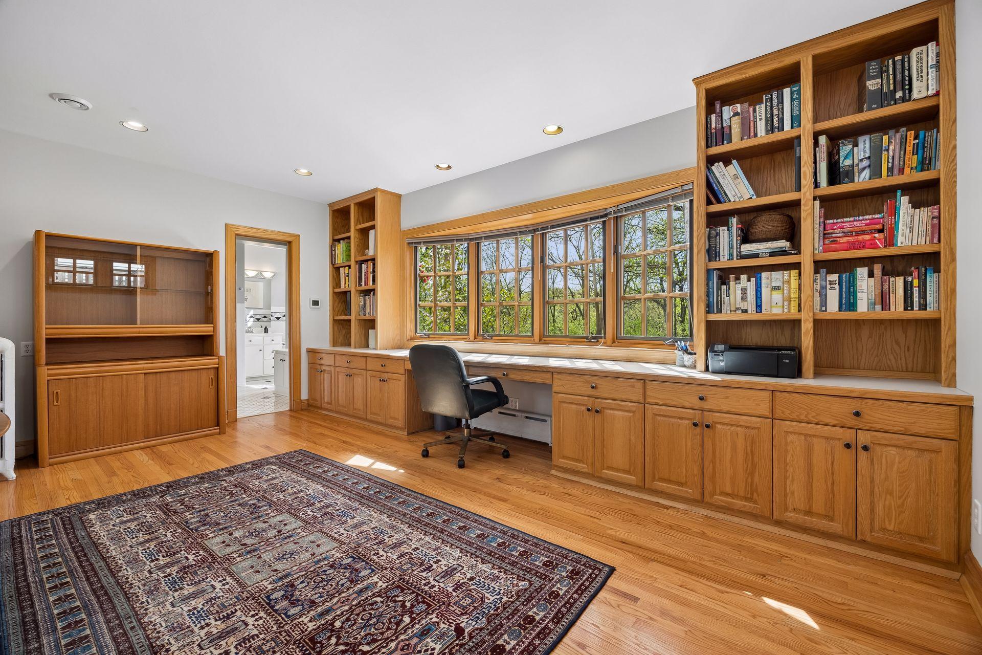 306 W Minnehaha Parkway