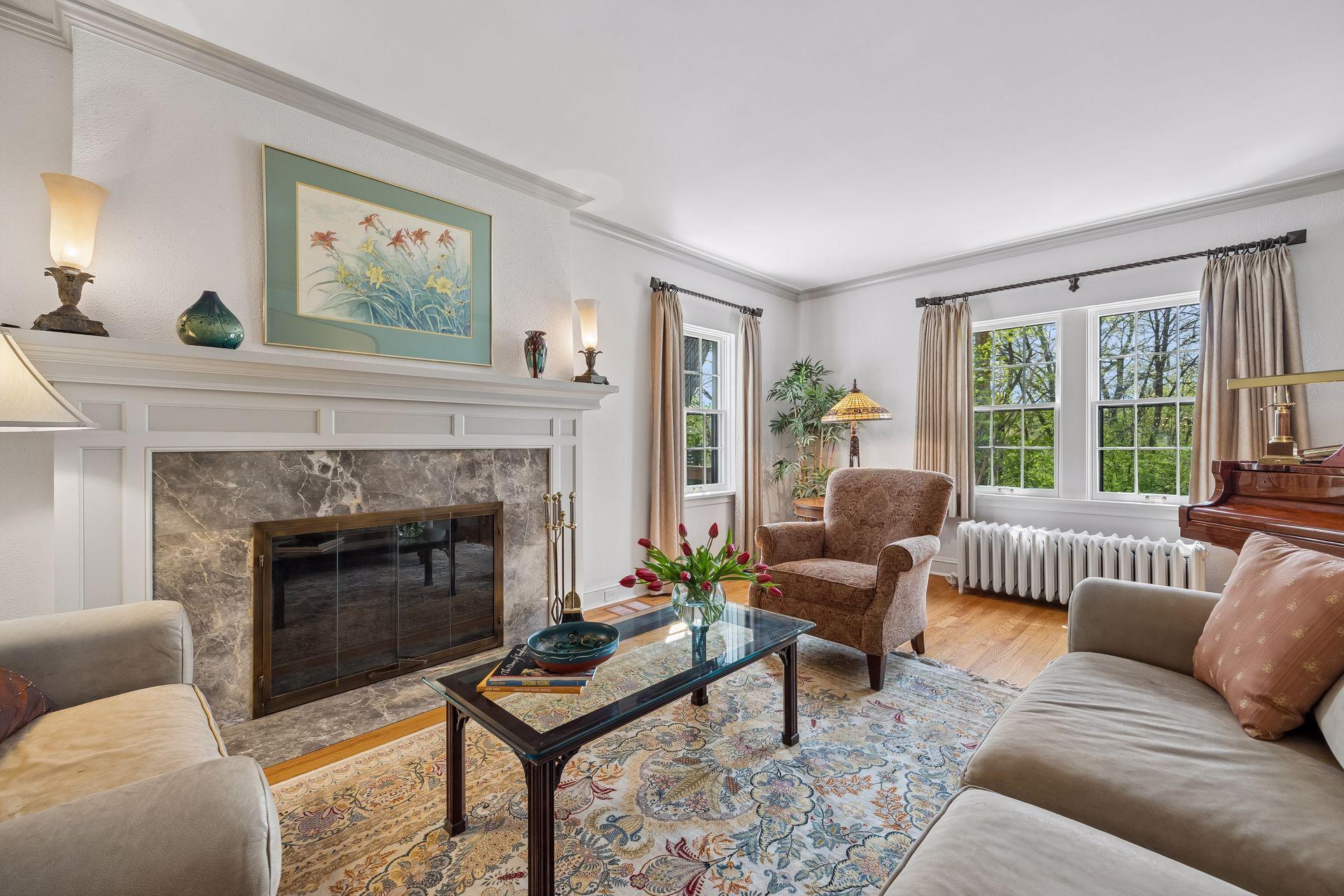 306 W Minnehaha Parkway