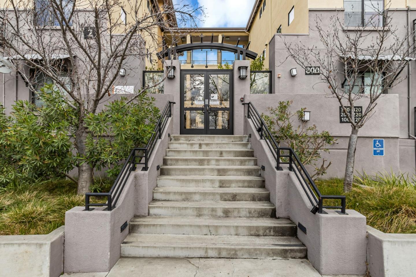 800 N 8th ST 313