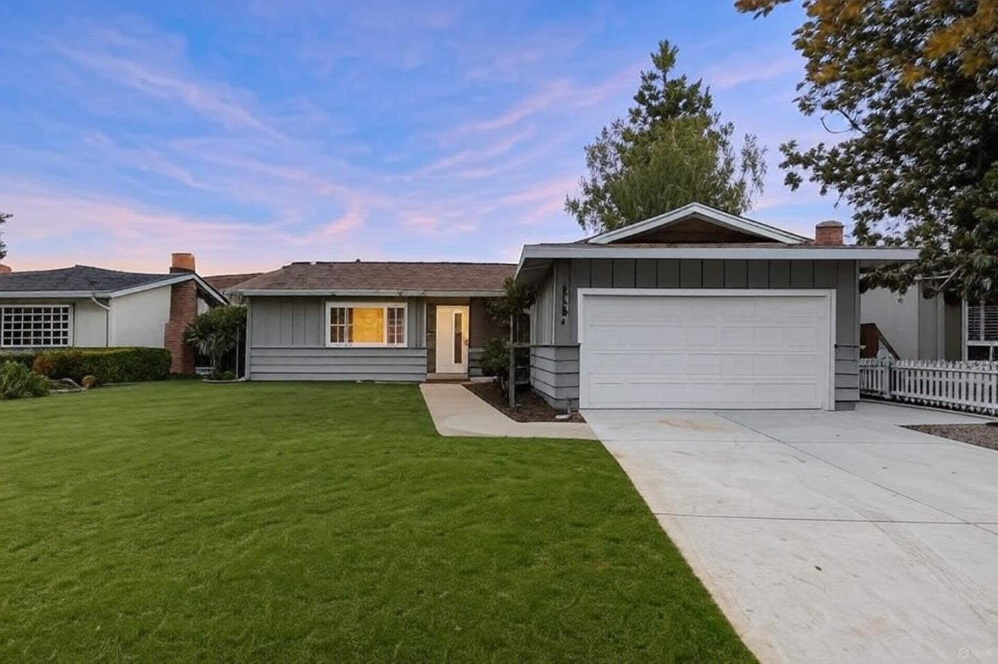 1246 Woodlawn AVE