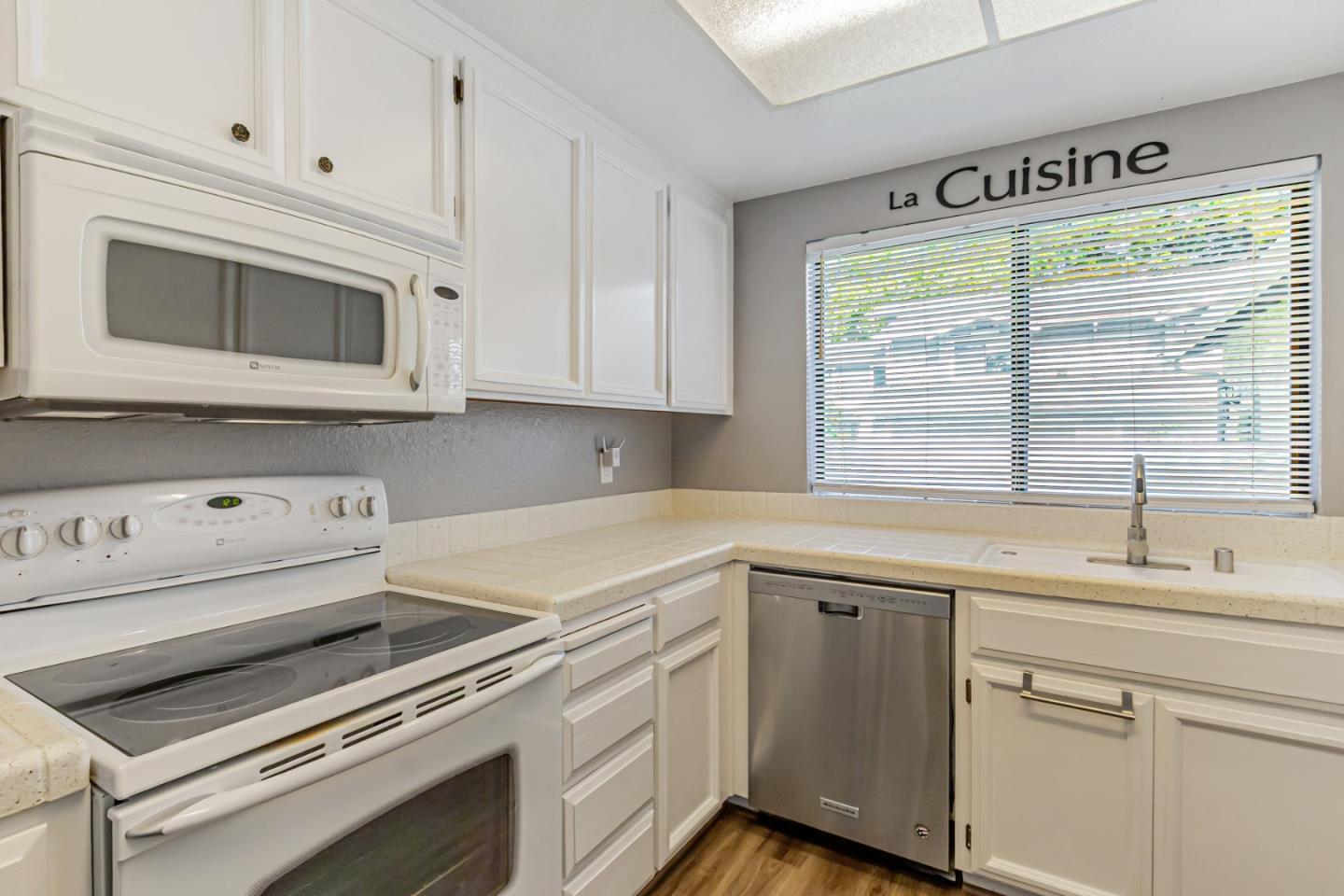 4968 Red Creek Drive